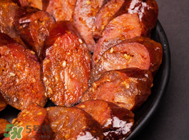 臘腸外面的皮是什么？臘腸皮是什么做的？