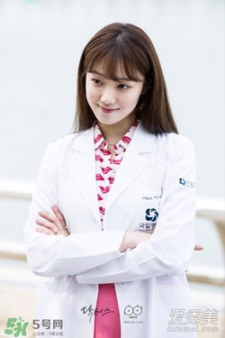 李圣經(jīng)的衣服什么牌子？李圣經(jīng)衣服同款