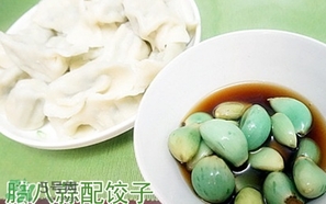 臘八蒜霉了可以吃嗎？發(fā)霉的大蒜可以腌制臘八蒜嗎？