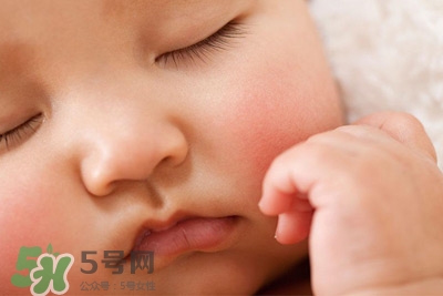 臉睡偏了怎么矯正?臉睡偏了怎么辦 臉睡偏了怎么矯正?臉睡偏了怎么辦