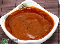 花生醬的營養(yǎng)價值 花生醬的功效與作用及做法 花生醬的營養(yǎng)價值 花生醬的功效與作用及做法