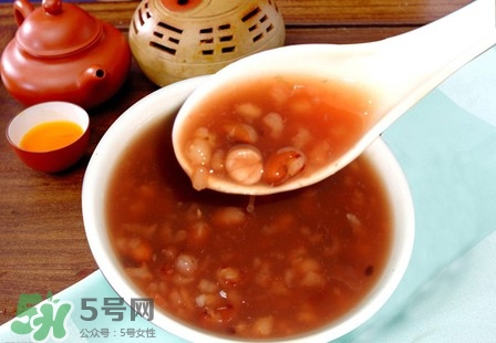 產婦可以喝臘八粥嗎?產婦喝臘八粥有什么好處 產婦可以喝臘八粥嗎?產婦喝臘八粥有什么好處