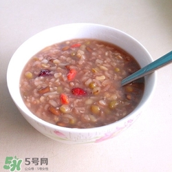 產婦可以喝臘八粥嗎?產婦喝臘八粥有什么好處 產婦可以喝臘八粥嗎?產婦喝臘八粥有什么好處