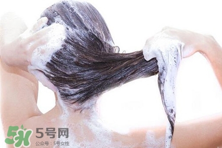 冬天洗澡次數(shù)多少合適？冬天洗澡最佳時間