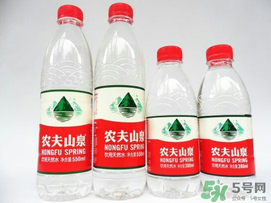 農(nóng)夫山泉和怡寶哪個好？農(nóng)夫山泉好還是怡寶好？