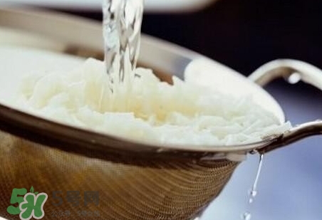怎么用淘米水洗臉?淘米水洗臉的正確方法 怎么用淘米水洗臉?淘米水洗臉的正確方法