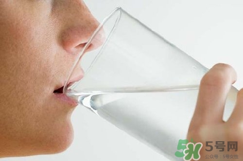 鹽水漱口有什么好處?鹽水漱口有什么壞處? 鹽水漱口有什么好處?鹽水漱口有什么壞處?