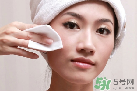 卸妝膏和卸妝水哪個好？卸妝膏和卸妝水的區(qū)別