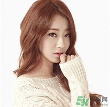 亞麻色卷發(fā)圖片_亞麻色卷發(fā)型圖 亞麻色卷發(fā)圖片_亞麻色卷發(fā)型圖