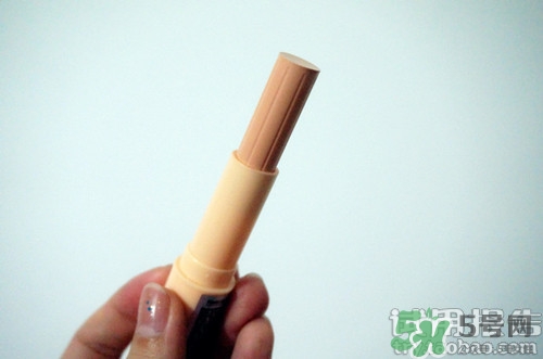唇部遮瑕膏怎么用？唇部遮瑕膏使用方法
