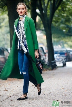 草綠色大衣怎么搭配？草綠色大衣穿衣搭配