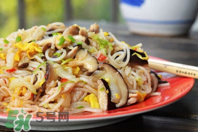 香菇和雞蛋可以一起吃嗎?香菇和雞蛋一起怎么吃 香菇和雞蛋可以一起吃嗎?香菇和雞蛋一起怎么吃