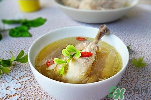 清燉雞湯放什么調(diào)料?清燉雞湯放什么材料? 清燉雞湯放什么調(diào)料?清燉雞湯放什么材料?