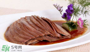 豬舌頭上的白苔怎么撕下來？豬舌頭上的白苔能吃嗎？