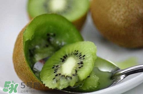 喝酒后可以吃獼猴桃嗎？酒和獼猴桃可以一起吃嗎？