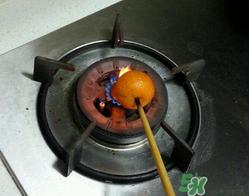 烤橘子可以用煤氣灶嗎？橘子用煤氣灶烤有毒嗎？