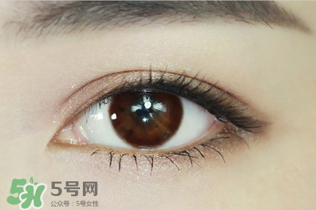 眼睛為什么老是跳？人為什么會眼皮跳？