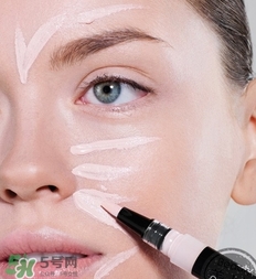 遮瑕液和粉底液哪個(gè)先用？遮瑕液和粉底液順序