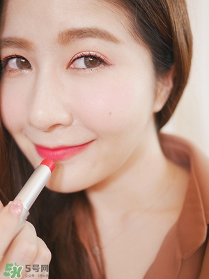 植村秀豆沙色口紅色號(hào)是幾號(hào)色？植村秀豆沙色口紅試色