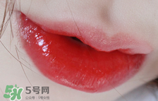 YSL黑管唇釉411試色 YSL黑管411是什么顏色 YSL黑管唇釉411試色 YSL黑管411是什么顏色