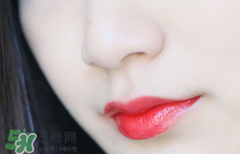 YSL黑管唇釉411試色 YSL黑管411是什么顏色 YSL黑管唇釉411試色 YSL黑管411是什么顏色