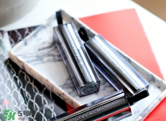 tom ford和紀(jì)梵希哪個好？tom ford口紅和紀(jì)梵希哪個好用？