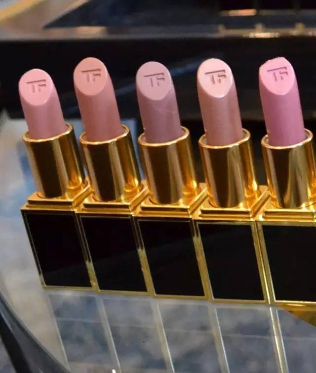 tom ford和迪奧哪個(gè)好？tom ford口紅和dior口紅哪個(gè)好？