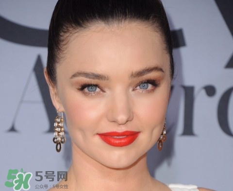 tom ford和charlotte tilbury哪個(gè)好？tf口紅和ct口紅哪個(gè)好？