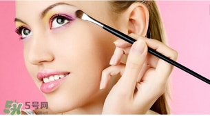 眼影膏和眼影的區(qū)別 眼影膏好還是眼影粉好？