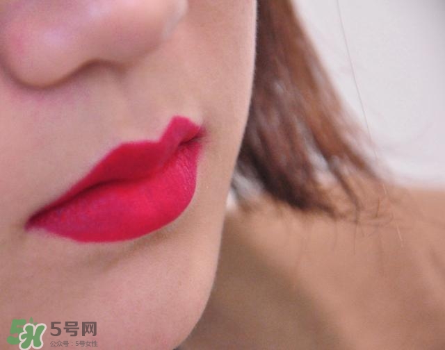 蘭蔻菁純唇膏388多少錢？蘭蔻菁純唇膏388專柜價