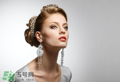 一次性耳釘怎么取下來？一次性耳釘多久取下來？