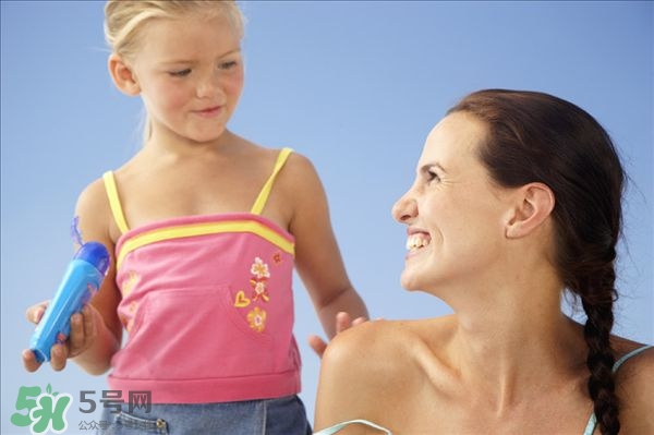 防曬指數(shù)越高對皮膚傷害嗎?防曬指數(shù)50跟30的意義 防曬指數(shù)越高對皮膚傷害嗎?防曬指數(shù)50跟30的意義