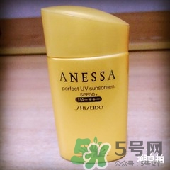 安耐曬金瓶是水狀的嗎 安耐曬金瓶是物理防曬還是化學(xué)防曬 安耐曬金瓶是水狀的嗎 安耐曬金瓶是物理防曬還是化學(xué)防曬