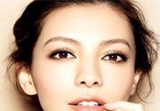 割雙眼皮多久可以化妝？割雙眼皮多久恢復(fù)自然