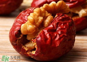 紅棗夾核桃有什么寓意？紅棗夾核桃的寓意
