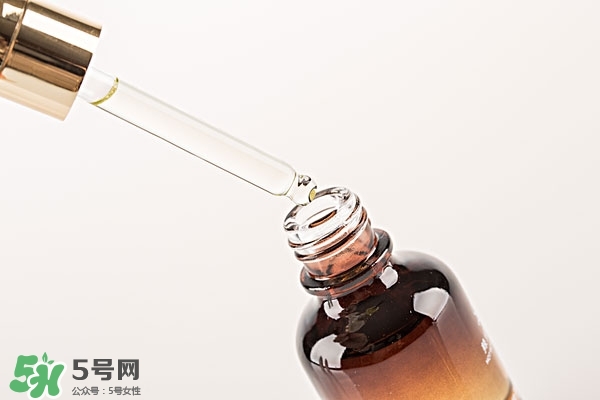 精華液的正確使用方法 精華液什么時(shí)候用 精華液的正確使用方法 精華液什么時(shí)候用