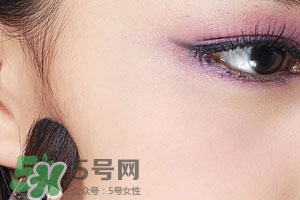 紫色腮紅適合什么口紅？紫色腮紅口紅搭配