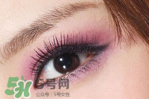 紫色腮紅適合什么口紅？紫色腮紅口紅搭配