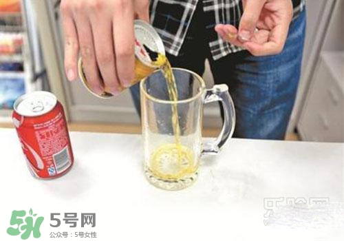 紅?？梢院涂蓸芬黄鸷葐?？紅牛和可樂一起喝的反應