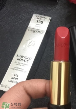 蘭蔻菁純唇膏176試色 蘭蔻絲絨唇膏176試色圖 蘭蔻菁純唇膏176試色 蘭蔻絲絨唇膏176試色圖