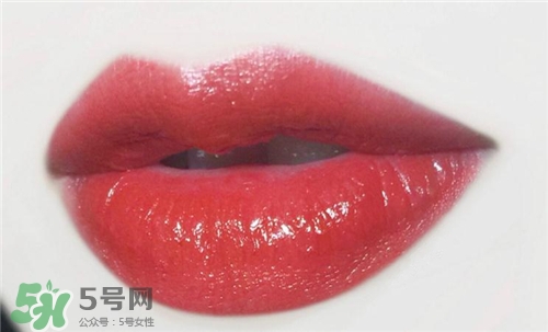 蘭蔻菁純唇膏176試色 蘭蔻絲絨唇膏176試色圖 蘭蔻菁純唇膏176試色 蘭蔻絲絨唇膏176試色圖