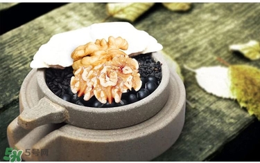 芝麻核桃粉的功效 芝麻核桃粉的做法 芝麻核桃粉的功效 芝麻核桃粉的做法