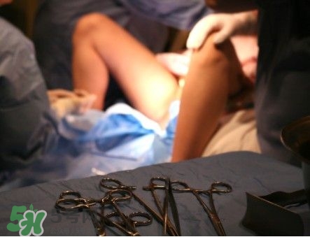 順產(chǎn)都要側(cè)切嗎？順產(chǎn)要側(cè)切會打麻藥嗎？