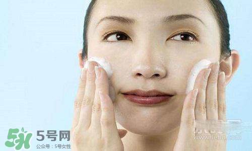 毛孔堵塞用什么洗面奶？毛孔堵塞用洗面奶注意事項