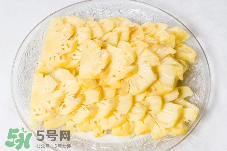 菠蘿能泡酒嗎？菠蘿可以釀酒喝嗎？