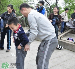 清明節(jié)穿什么衣服？清明節(jié)是適合穿什么衣服？