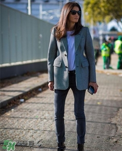 灰色西裝怎么搭配？灰色西服怎么搭配好看？