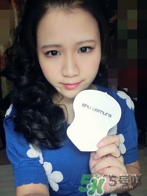 植村秀小燈泡584和784哪個白？植村秀小燈泡584和784對比