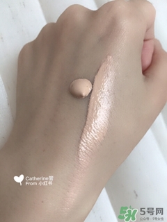 植村秀小燈泡584和784哪個白？植村秀小燈泡584和784對比