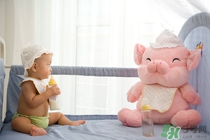 混合喂養(yǎng)的正確方法 寶寶混合喂養(yǎng)怎么喂合理 混合喂養(yǎng)的正確方法 寶寶混合喂養(yǎng)怎么喂合理